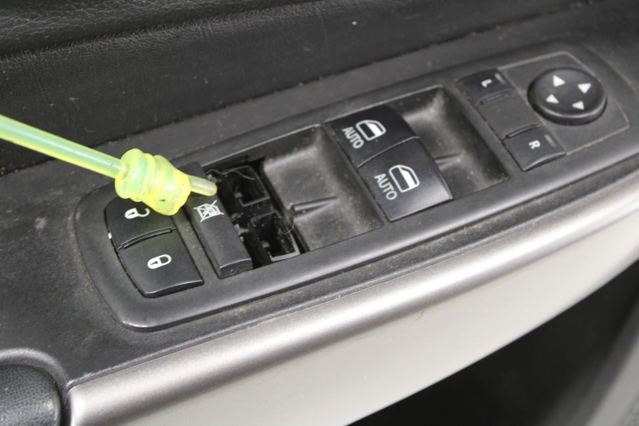 2019-2020 Jeep Cherokee Latitude Front Left Driver Door Trim Panel 6AX481X9AB - Alshned Auto Parts