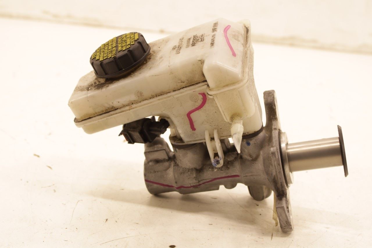 18-23 Volkswagen Atlas S Brake Master Cylinder w/ Reservoir Tank 5Q1614019ADREP - Alshned Auto Parts