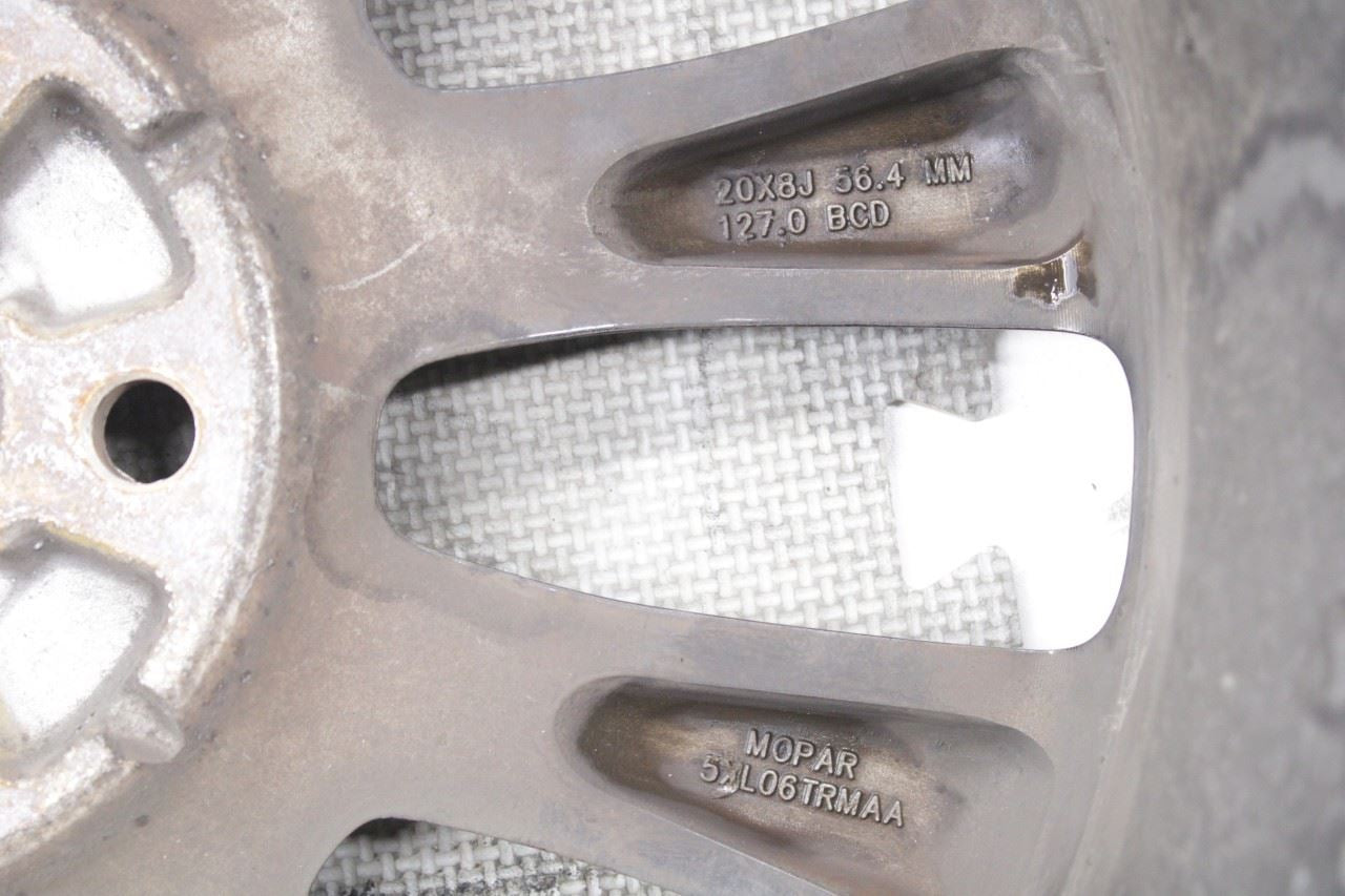 17-18 Jeep Grand Cherokee Aluminum Wheel R20x8J 5 V Spoke 5XL06TRMAA OEM *ReaD* - Alshned Auto Parts