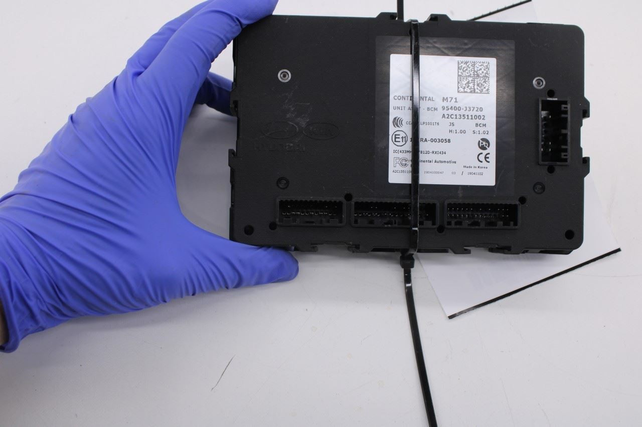 2019-2021 Hyundai Veloster Body Computer Control Module BCM BCU 95400-J3720 OEM4