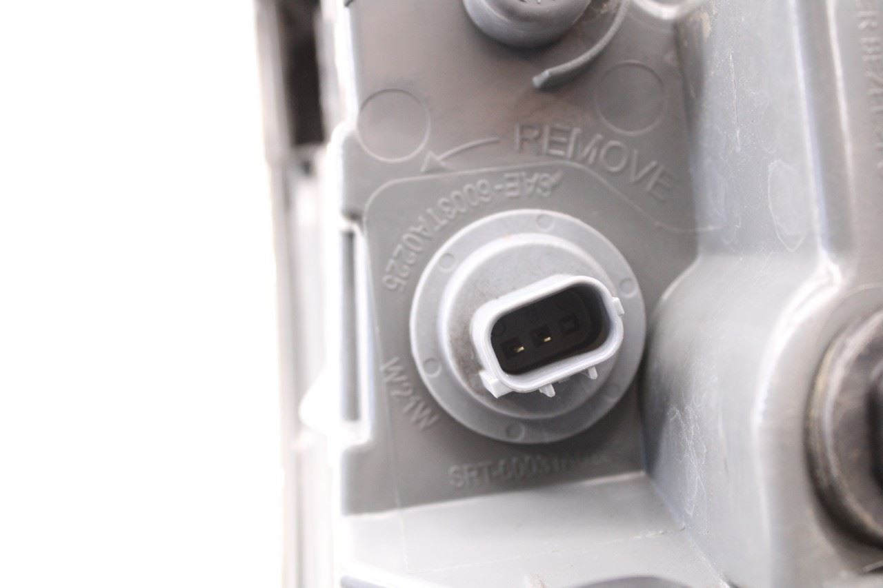 2014-2018 Jeep Grand Cherokee Limited Rear Left Driver Side Tail Light Lamp - Alshned Auto Parts