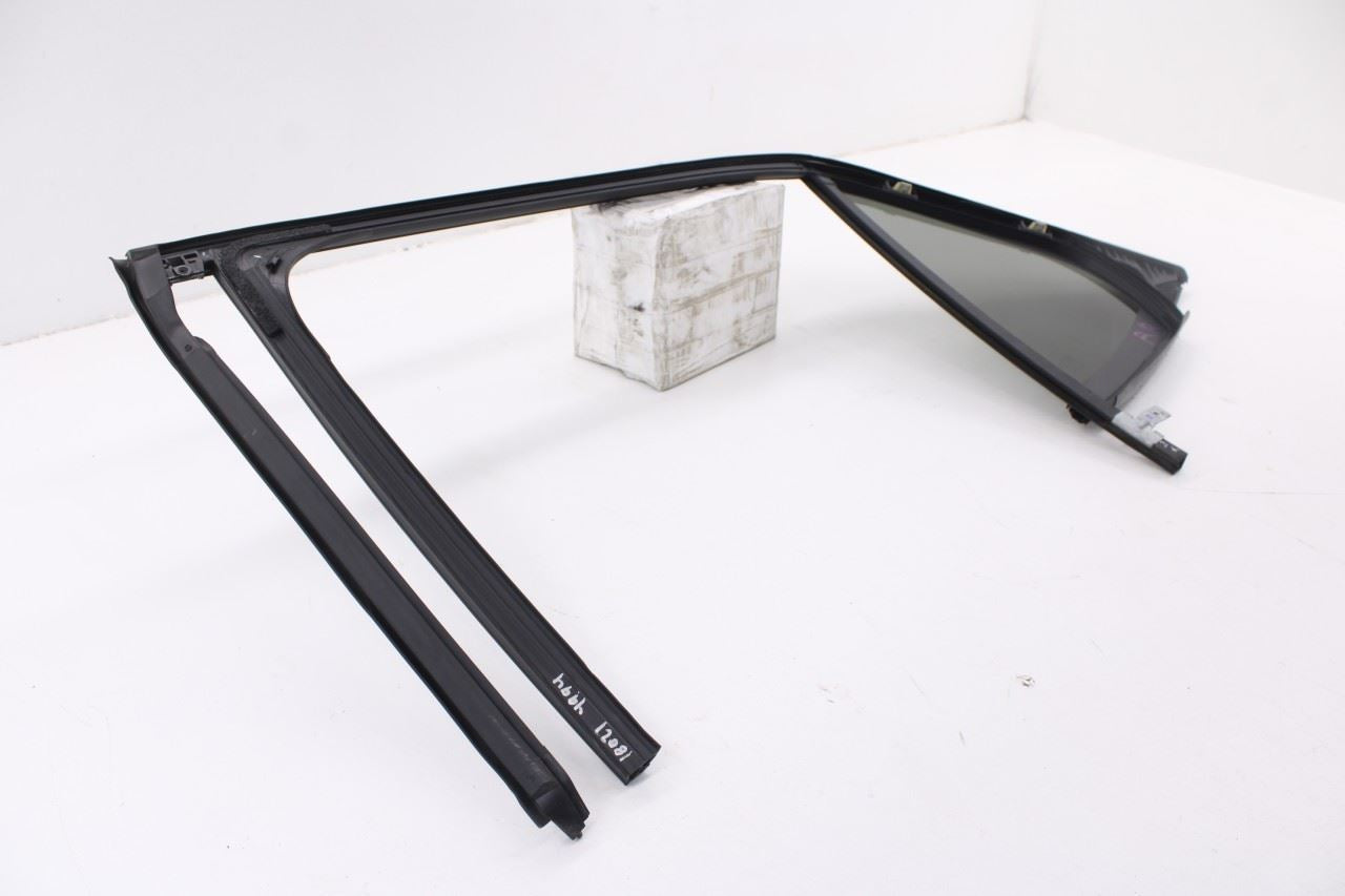 18-24 Chevrolet Equinox LT Rear Right Door Window Run Channel w/ Glass 849248118