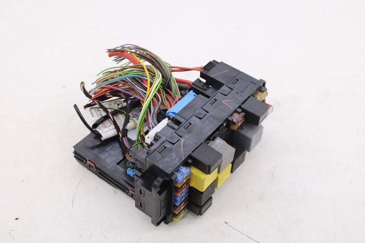 06-09 Mercedes-Benz CLK 350 3.5L RWD Front SAM Module Fuse Relay Junction Block2