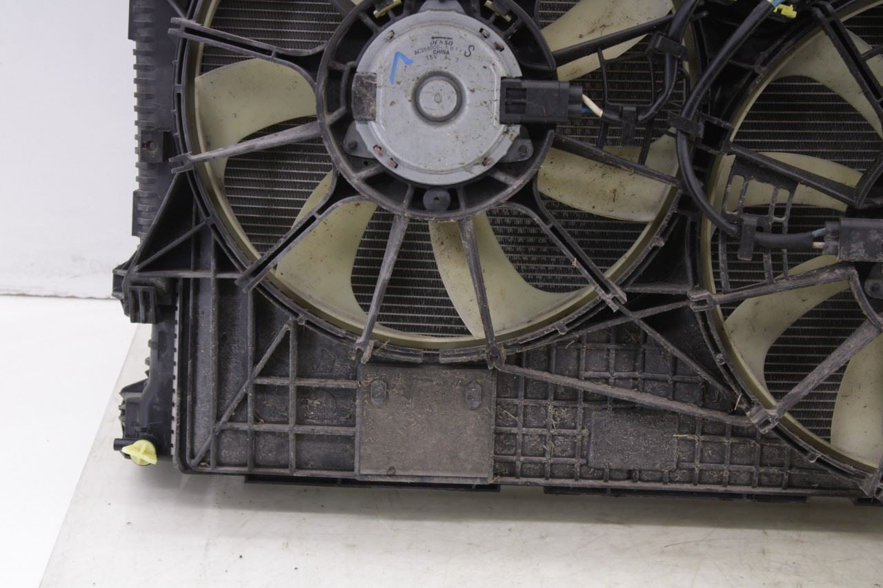 17-18 Jeep Cherokee Limited 3.2L Radiator w Dual Radiator Cooling Fan Motor Assy - Alshned Auto Parts