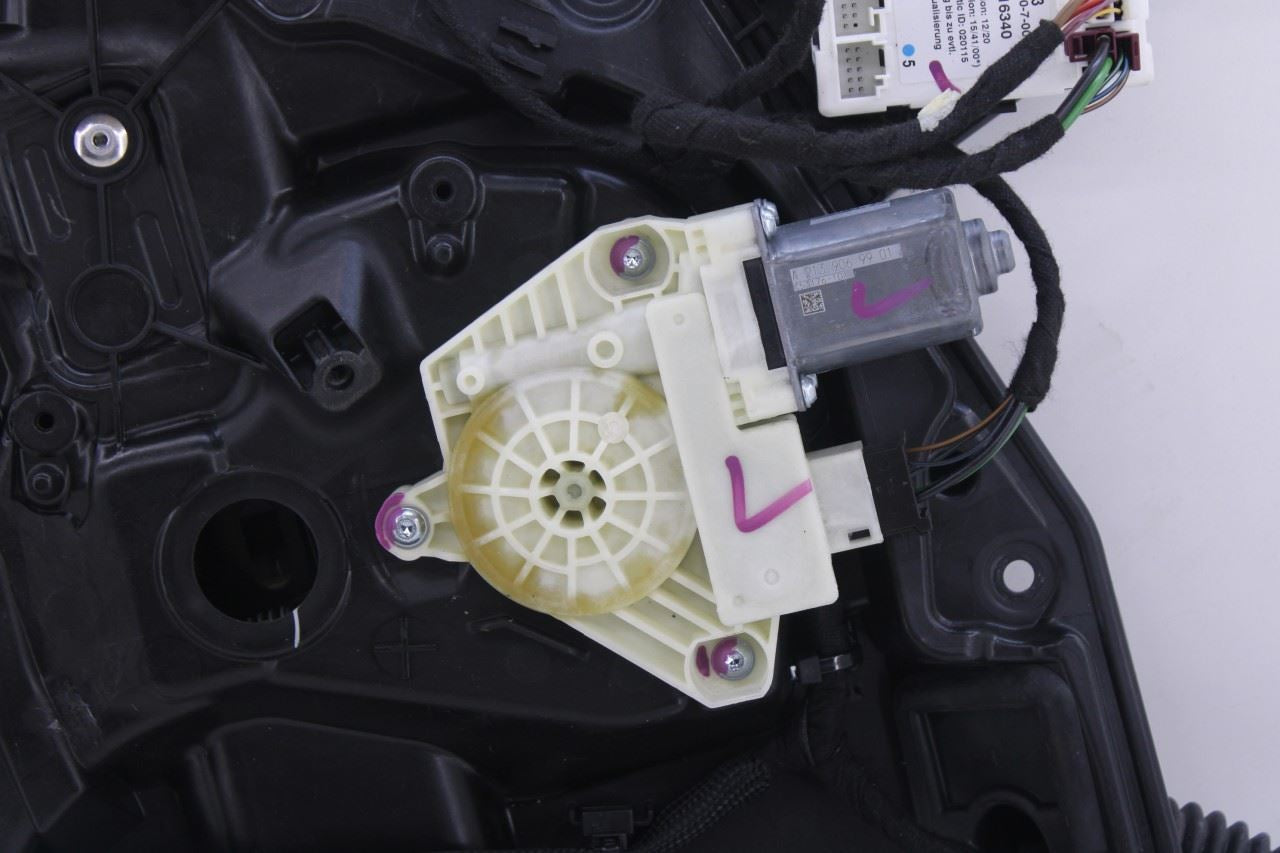 15-21 Mercedes-Benz C300 4Matic FR LH Door Window Regulator w/ Carrier and Motor6