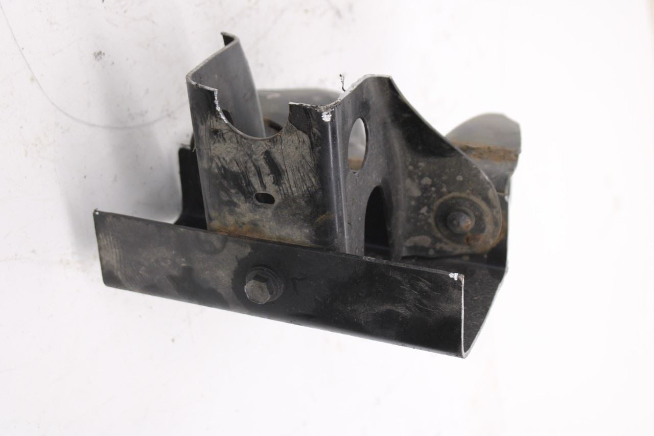15-23 Toyota Tacoma SR5 3.5L Rear Frame Right Side Leaf Spring Mount Bracket Set10