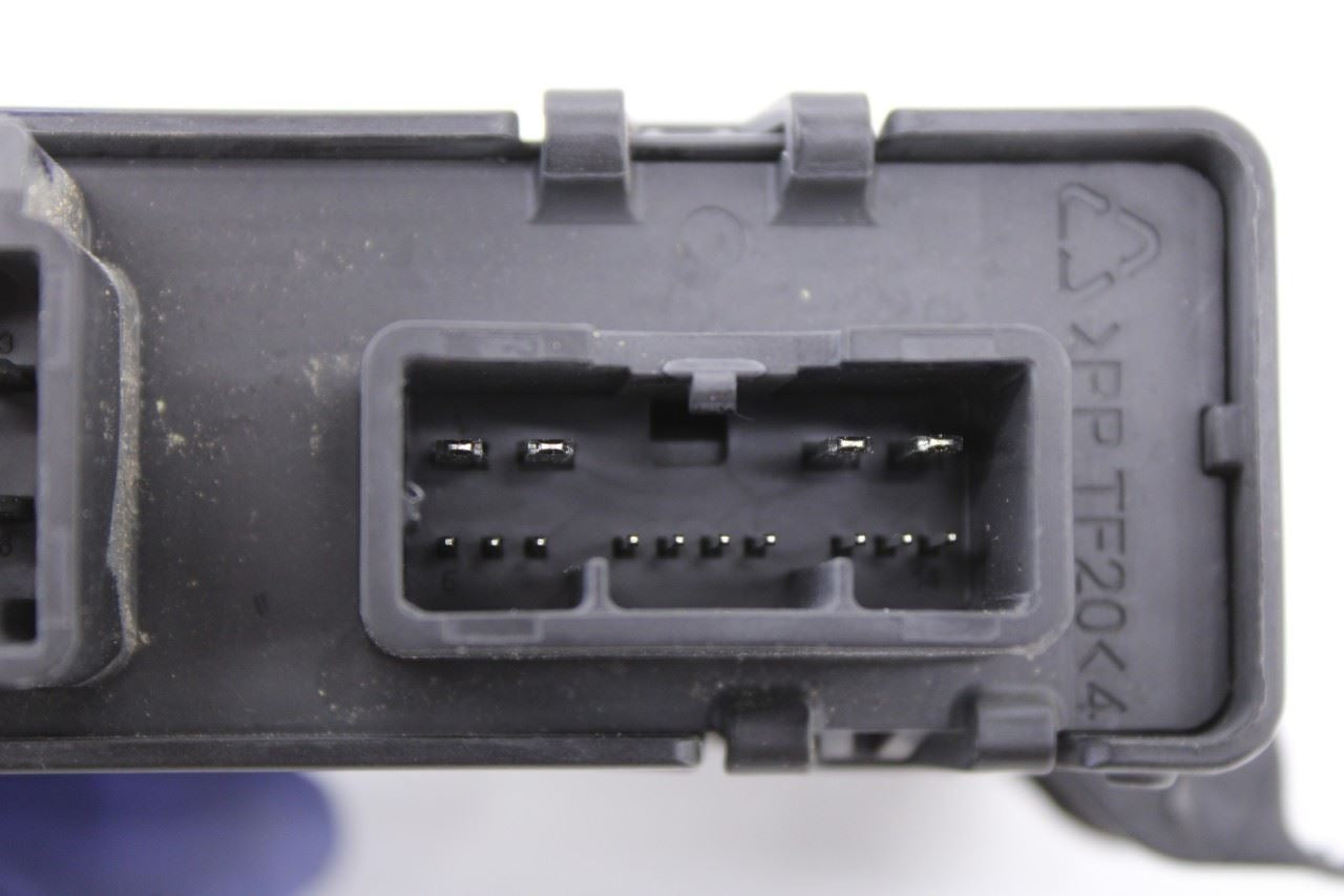 2016-2024 Chevrolet Equinox LT Rear Power Liftgate Back Door Control Module OEM6