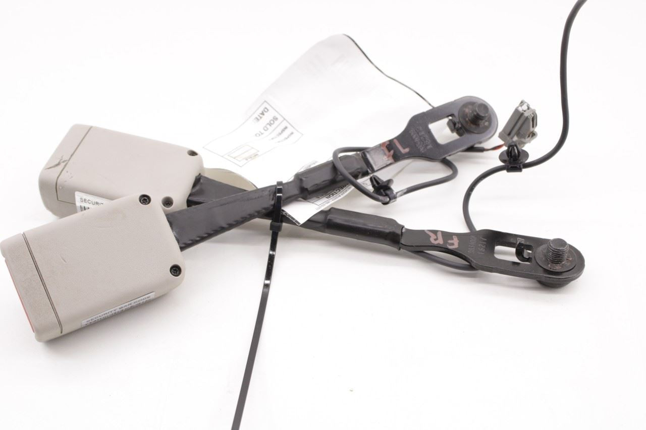 17-19 Chrysler Pacifica Limited Front RH and LH Side Seat Belt Buckle Set *ReaD* - Alshned Auto Parts