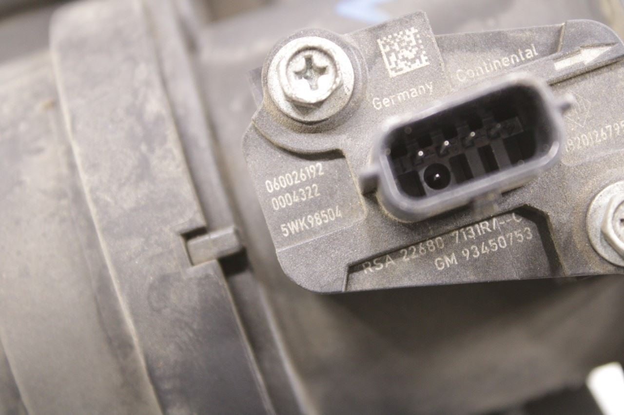 2016-24 Infiniti Q50 Premium 3.0L Passenger RH Side Air Intake Cleaner w/ Sensor - Alshned Auto Parts