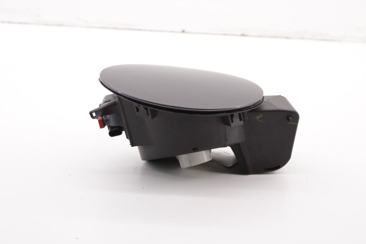 2014-2018 Jeep Cherokee Limited 3.2L Fuel Tank Filler Housing Door Lid Cover OEM - Alshned Auto Parts