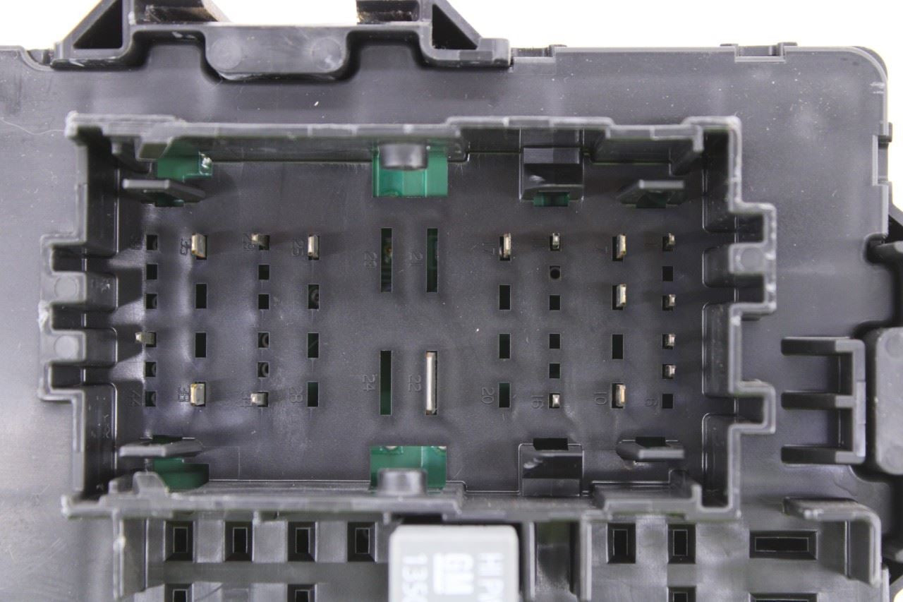 2014-19 Chevy Silverado 1500 2WT Instrument Panel Fuse Relay Junction Block Set - Alshned Auto Parts