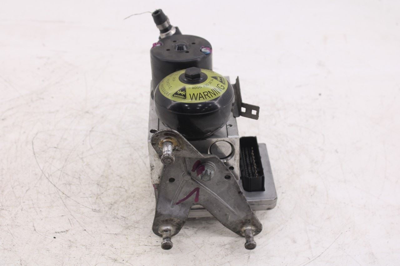 2004-2006 Mercedes-Benz E500 5.0L ABS Anti Lock Brake Pump Control Module OEM12