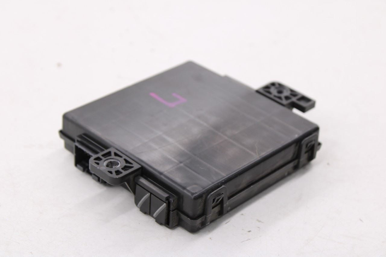 2015 Dodge Durango SXT Hub Receiver Computer Control Module 68240156AC OEM11