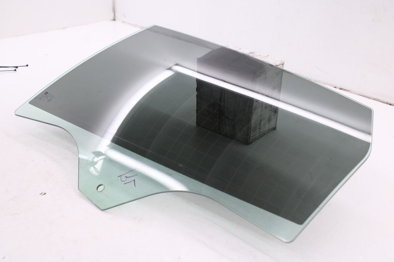 2017-2019 Buick LaCrosse Premium Rear Left Door Window Movable Glass 229739903