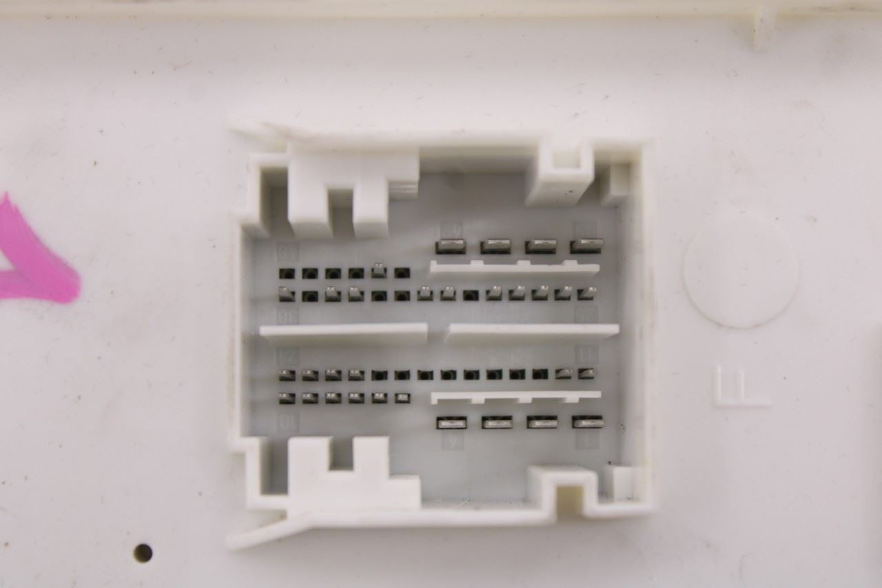 2015 Dodge Durango SXT Body Computer Control Module BCM BCU 68236139AF OEM - Alshned Auto Parts