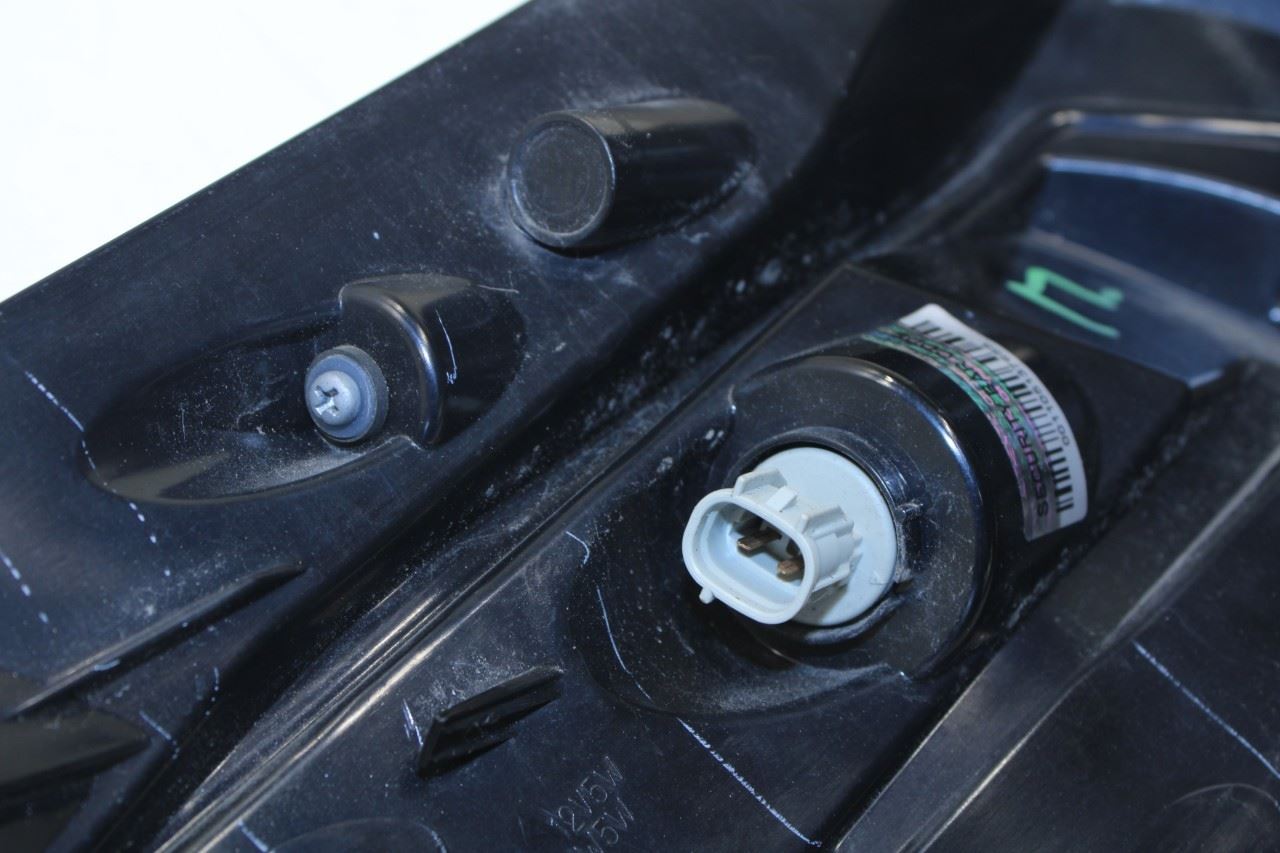 2016-2020 Nissan Pathfinder SV Rear Right Side Tail Light Lamp 26550-9PF0A OEM - Alshned Auto Parts