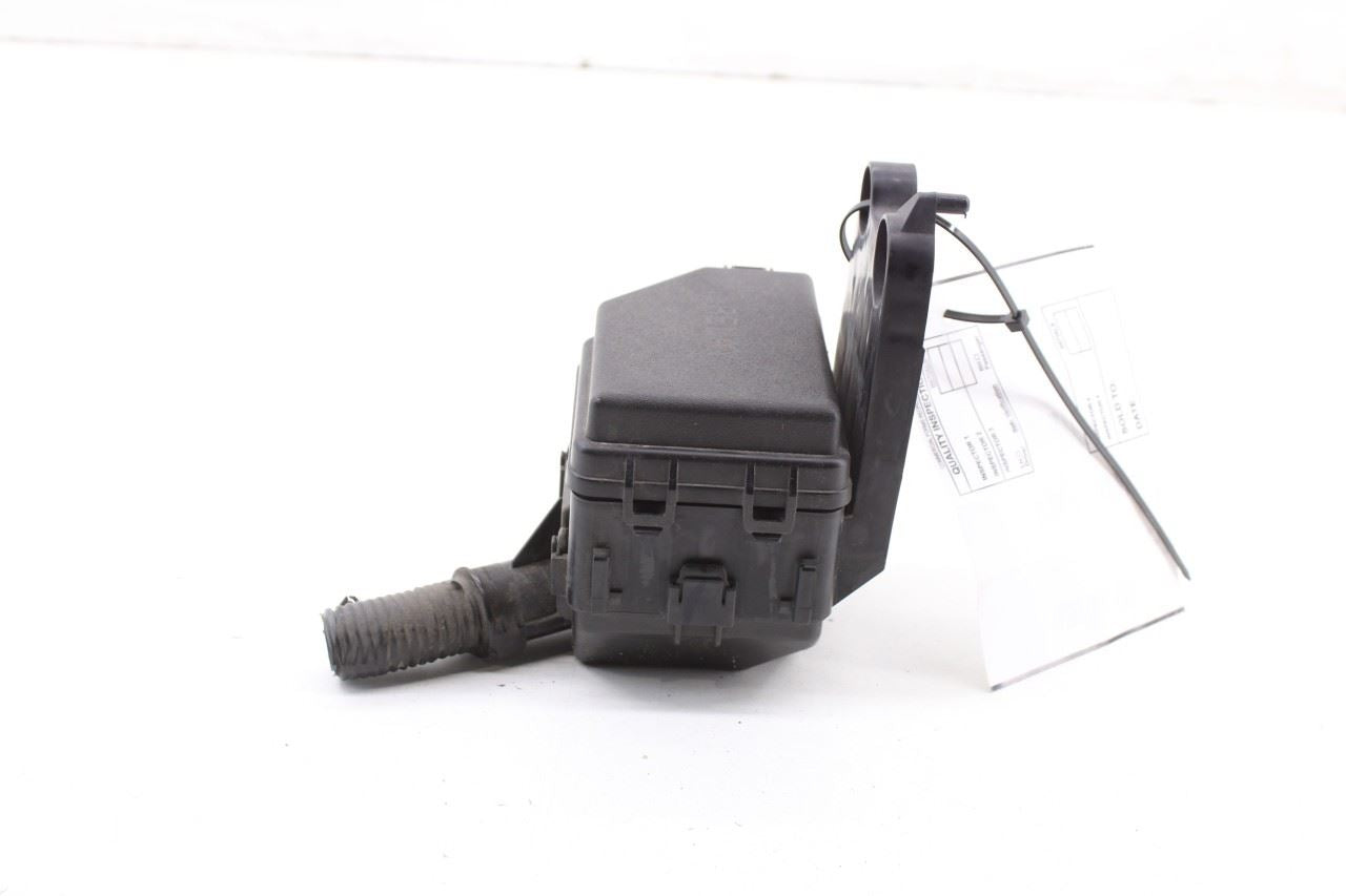 2016-2018 Toyota Sienna LE 3.5L FWD Engine Bay Fuse Relay Box 82672-08130 OEM - Alshned Auto Parts