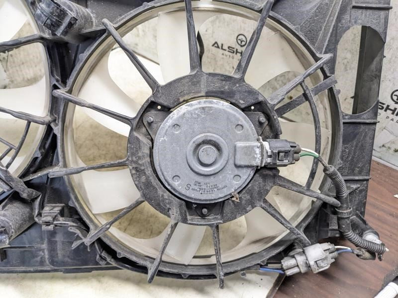 2010-2015 Toyota Prius Dual Radiator Cooling Fan Motor Assembly 1671137040 OEM