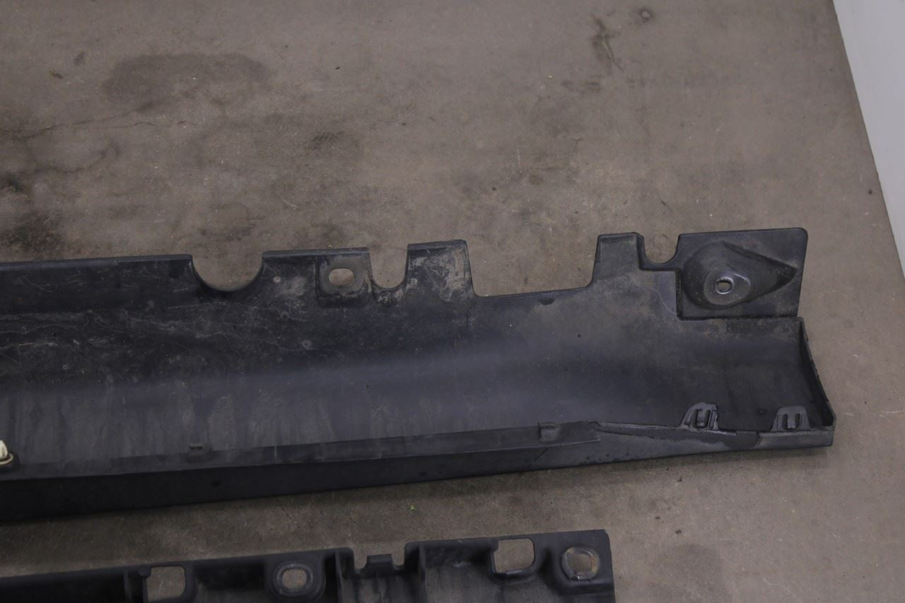 2007-2013 BMW X5 xDrive35i Right Side Rocker Skirt Panel Molding 7191242 OEM - Alshned Auto Parts