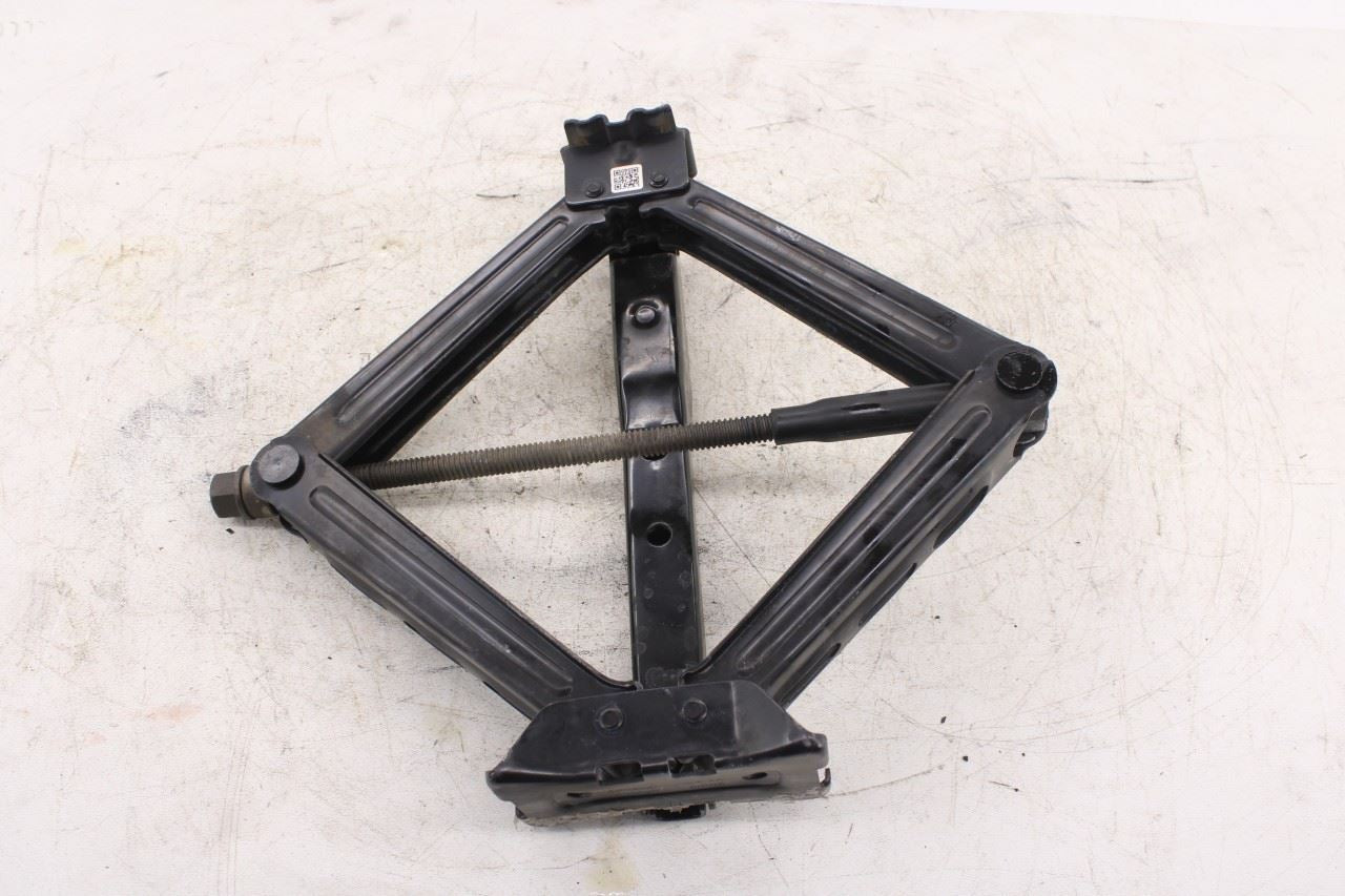 2020-26 Ford Explorer Interceptor Scissor Lift Jack and Tool Kit LB5C-17A078-AA2