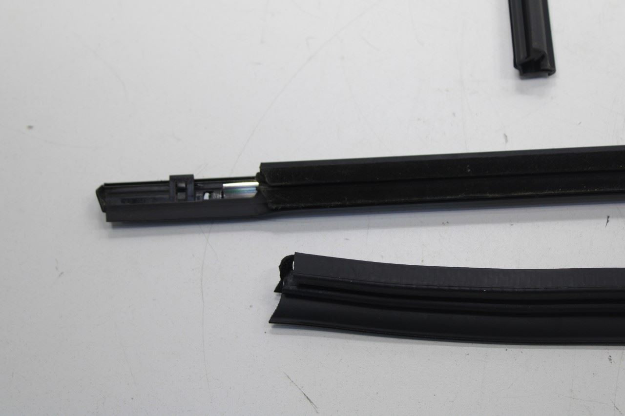 17-22 Nissan Rogue Sport SL AWD RR LH Door Run Channel Belt Outer Inner Molding - Alshned Auto Parts