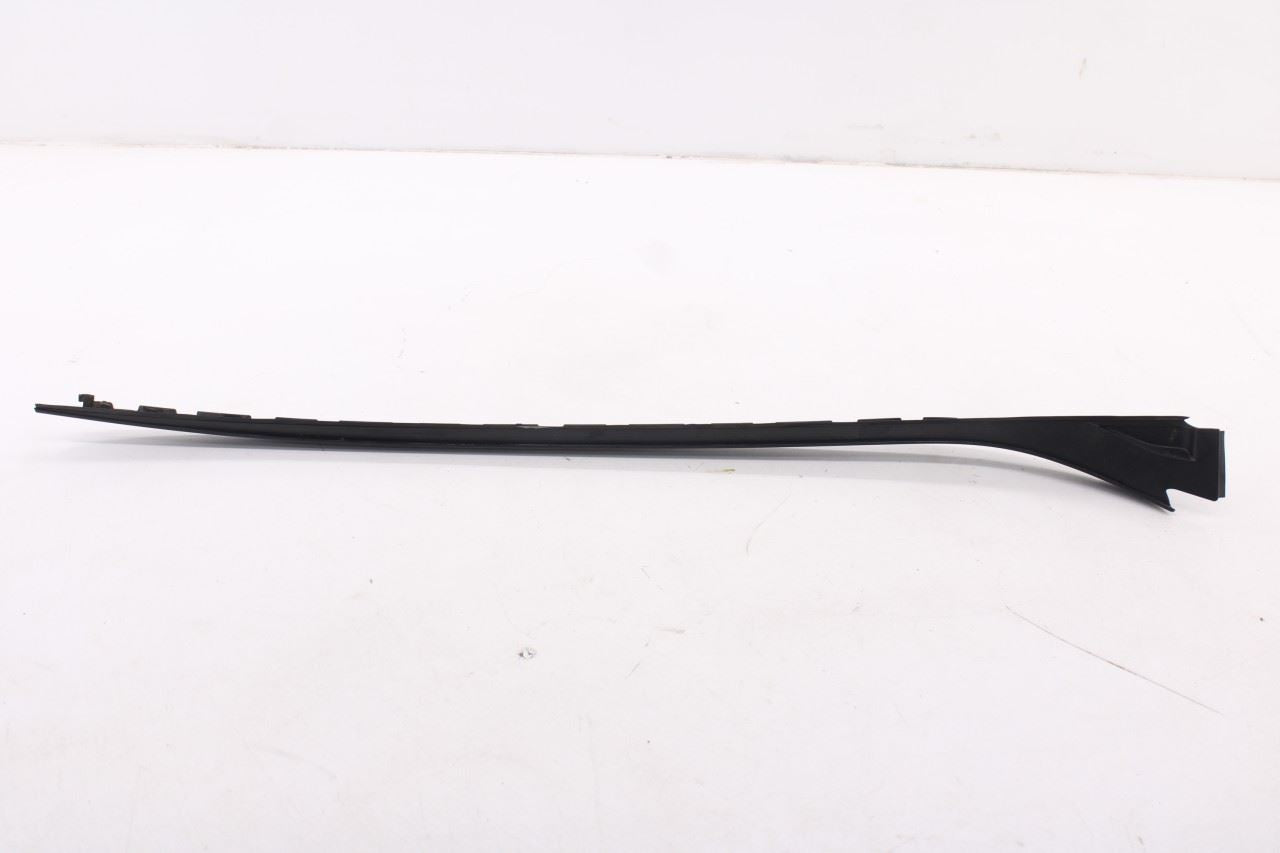 2019-23 Hyundai Santa Fe SEL Front Right Side Windshield A-Pillar Reveal Molding5
