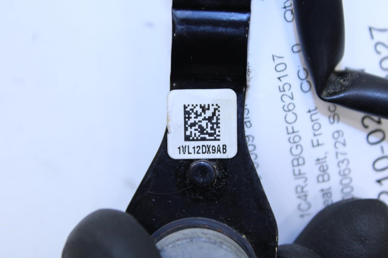 14-18 Jeep Grand Cherokee Limited Front RH or LH Seat Belt Buckle 1VL12DX9AB OEM - Alshned Auto Parts