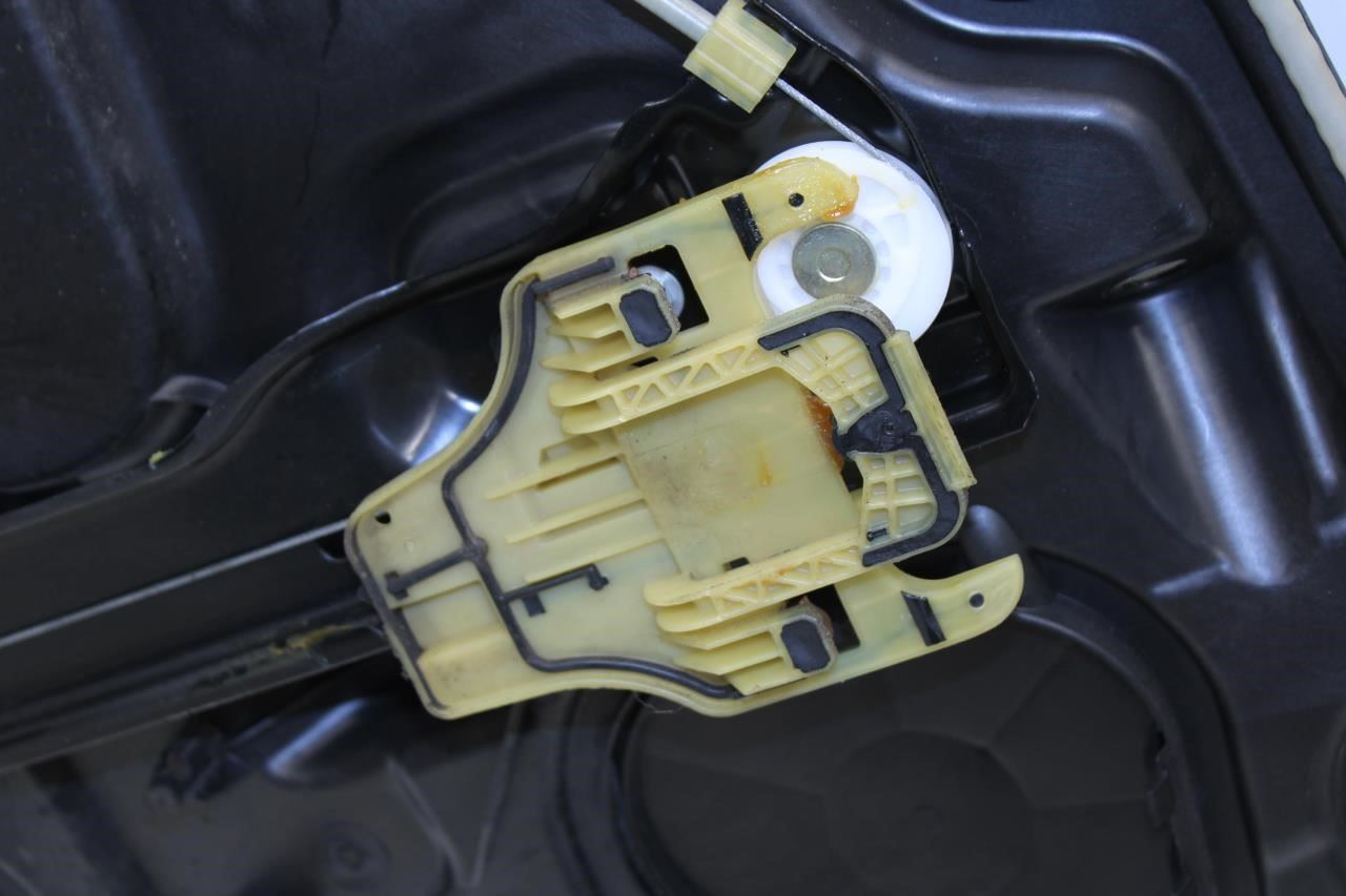 11-21 Jeep Grand Cherokee Rear Left Door Window Regulator w/ Carrier 68079289AA - Alshned Auto Parts