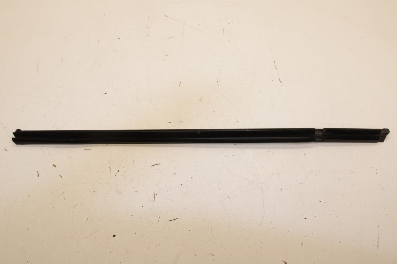 18-25 Volkswagen Atlas S RR LH Door Run Channel w/ Belt Molding and Weatherstrip - Alshned Auto Parts