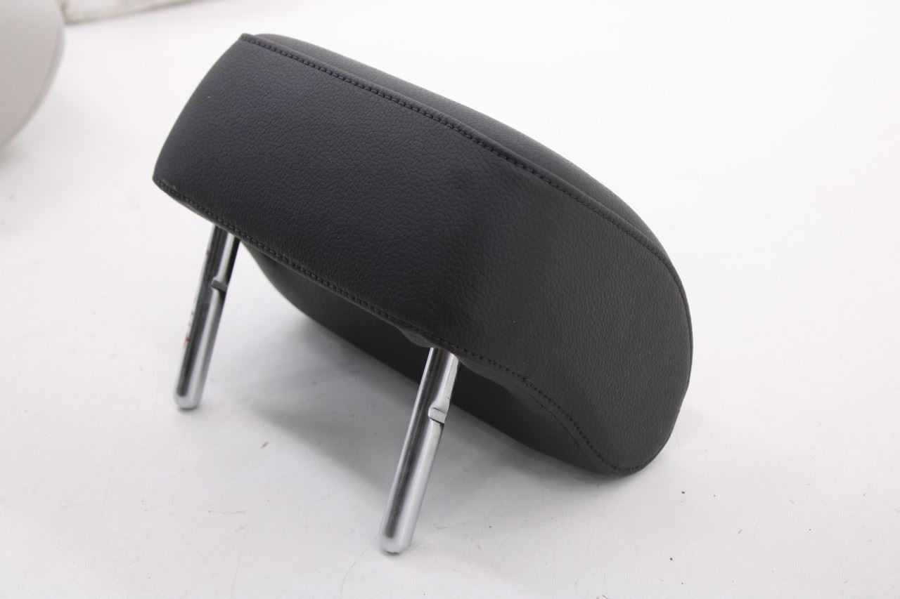 2015-16 Volkswagen Jetta Sport Rear Right Left and Center 2nd Row Seat Headrest15