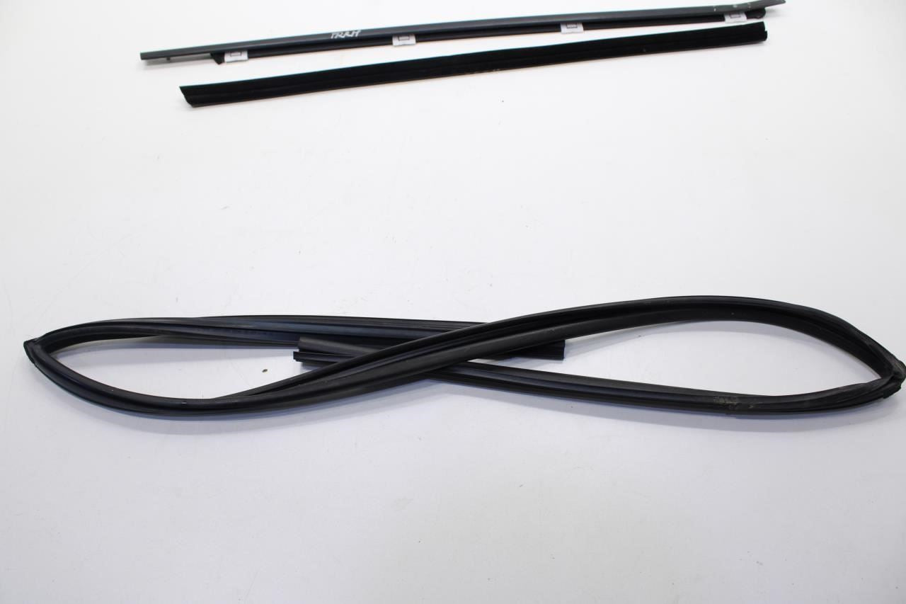 16-21 Hyundai Tucson Value FR RH Door Run Channel Belt Outer Inner Molding *ReaD - Alshned Auto Parts