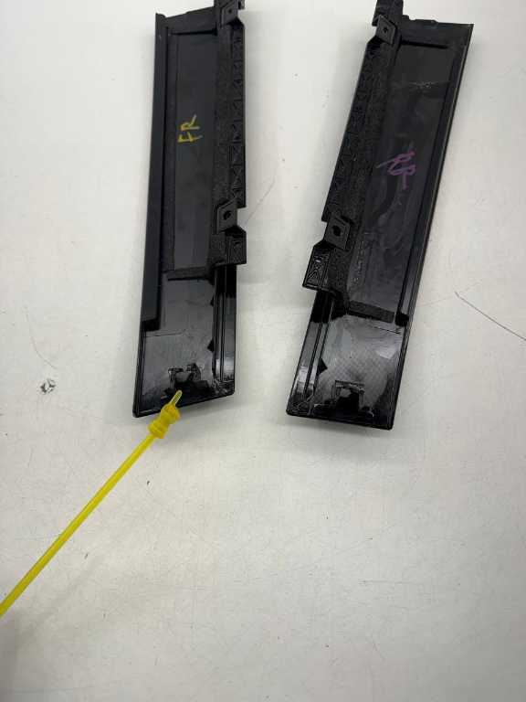 18-24 Chevrolet Equinox Front and Rear Right Door B-Pillar Trim 84242447 *ReaD*12