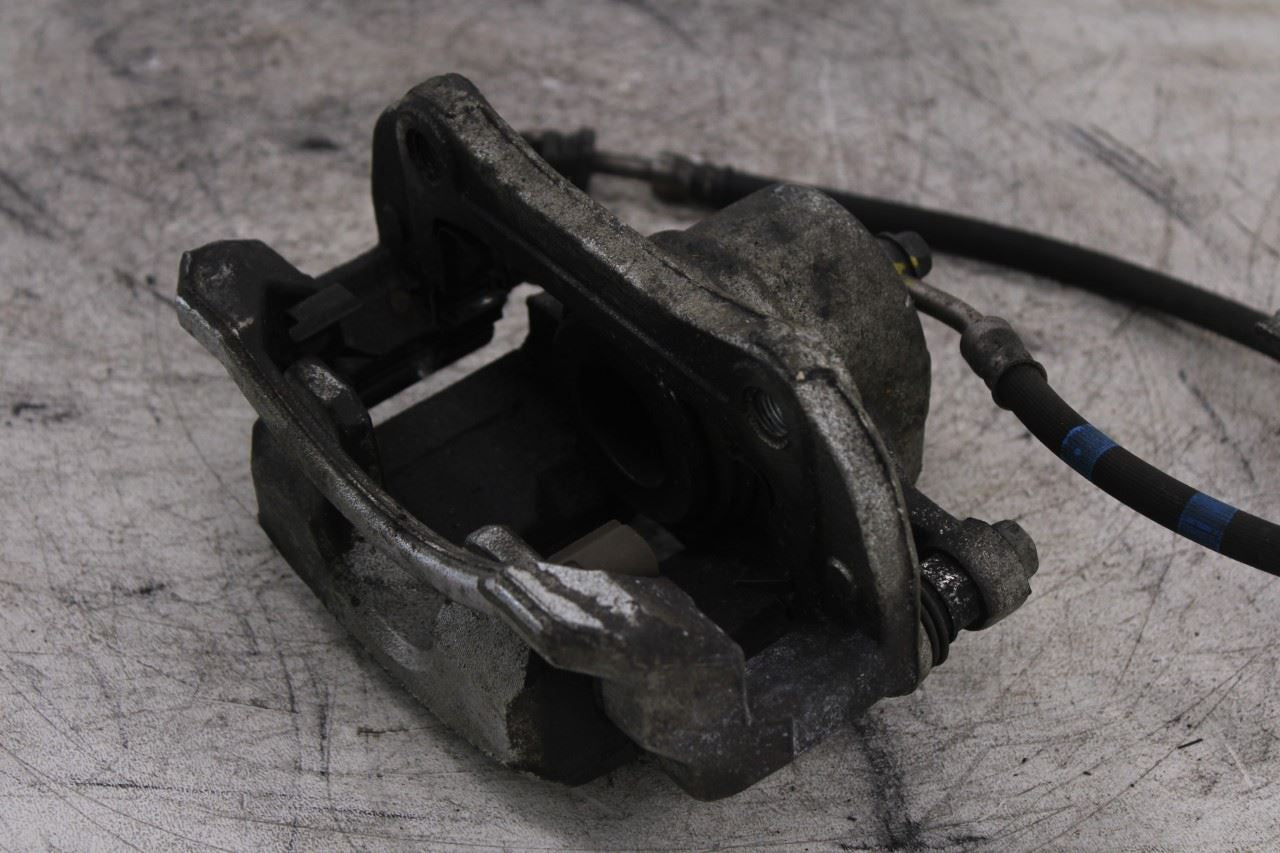 2021-26 Hyundai Elantra SE Front Left Driver Side Disc Brake Caliper 58180-AAA008