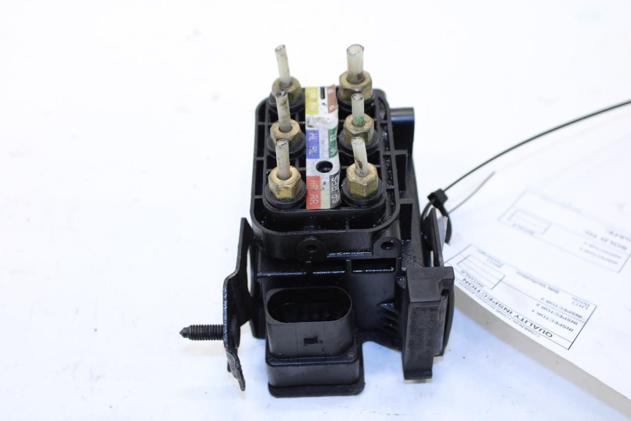 07-17 Mercedes-Benz S550 Air Suspension Supply Valve Block Module 212-320-03-58 - Alshned Auto Parts