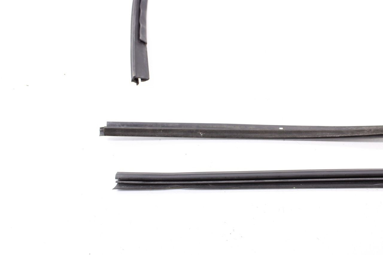 2007-17 Jeep Wrangler Unlimited Sport FR LH Door Run Channel w/ Weatherstrip Set - Alshned Auto Parts