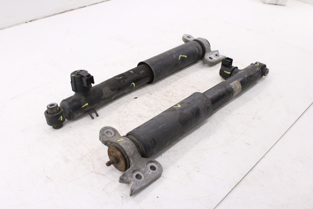 2017-19 Buick LaCrosse Premium AWD Rear RH and LH Strut Shock Absorber 841236062