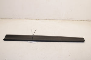 2011-17 BMW X3 xDrive28i Front Right Side Door Lower Molding 51137205780 *ReaD*