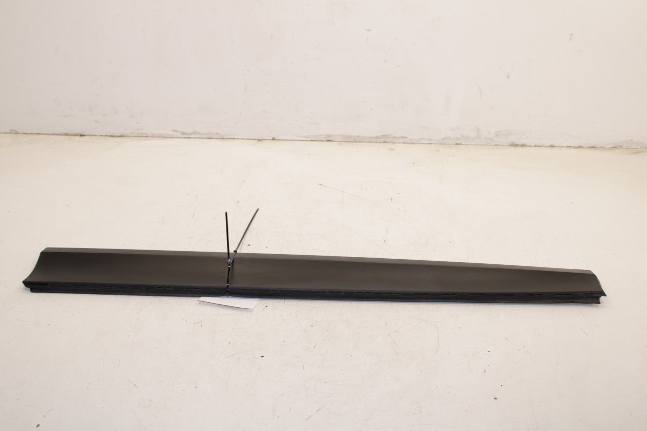 2011-17 BMW X3 xDrive28i Front Right Side Door Lower Molding 51137205780 *ReaD* - Alshned Auto Parts