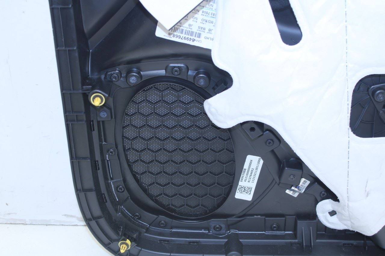 2019-2022 Chevrolet Blazer 2LT Front Left Driver Side Door Trim Panel 84997668 - Alshned Auto Parts