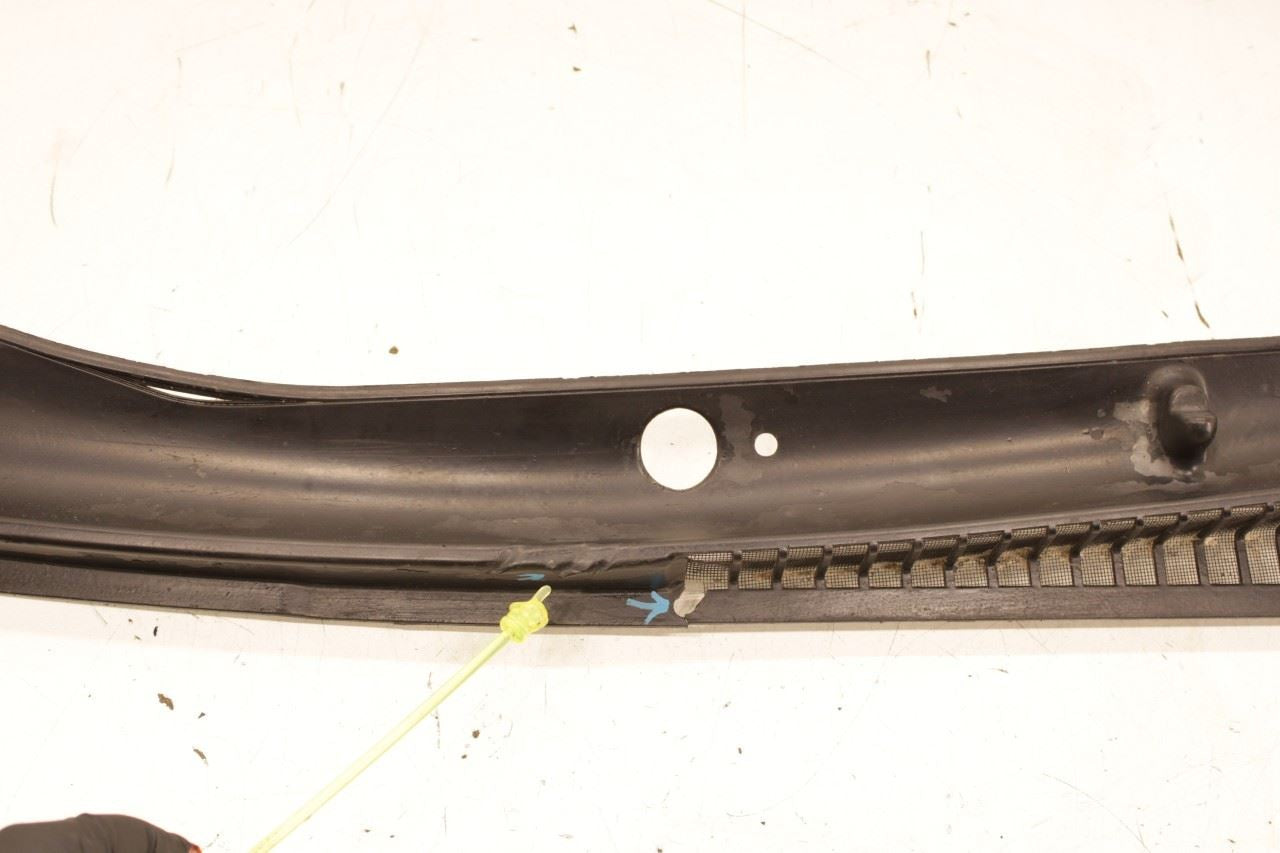 97-04 Chevrolet Corvette Front Windshield Cowl Vent Cover Panel 10270322 *ReaD* - Alshned Auto Parts