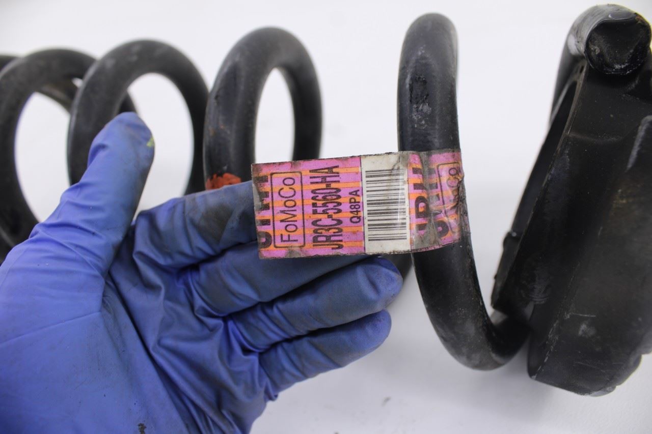 16-23 Ford Mustang GT Rear Right Passenger and Left Driver Side Coil Spring Pair12