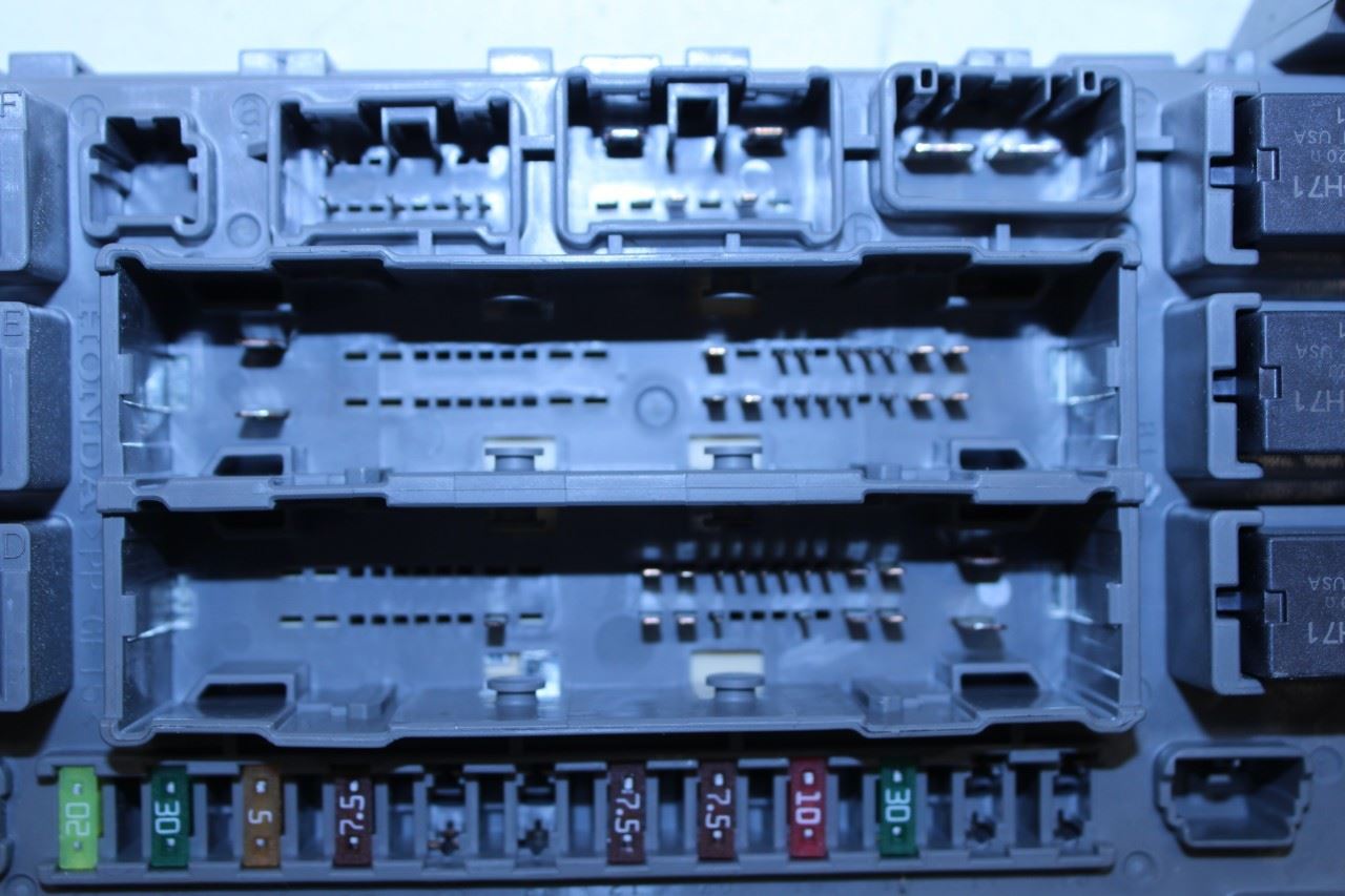 17-20 Acura MDX Advance 3.5L Cabin Instrument Panel RH Fuse Relay Junction Block - Alshned Auto Parts