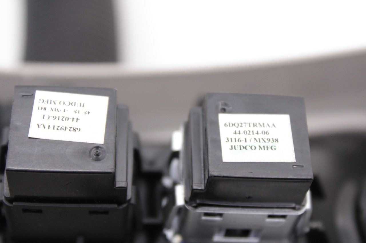 2017-20 Chrysler Pacifica Rear Left Quarter Panel Built-In Vacuum Cleaner Switch - Alshned Auto Parts