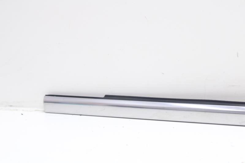 17-24 Chrysler Pacifica Front Right Door Window Outside Belt Molding 68188788AG - Alshned Auto Parts