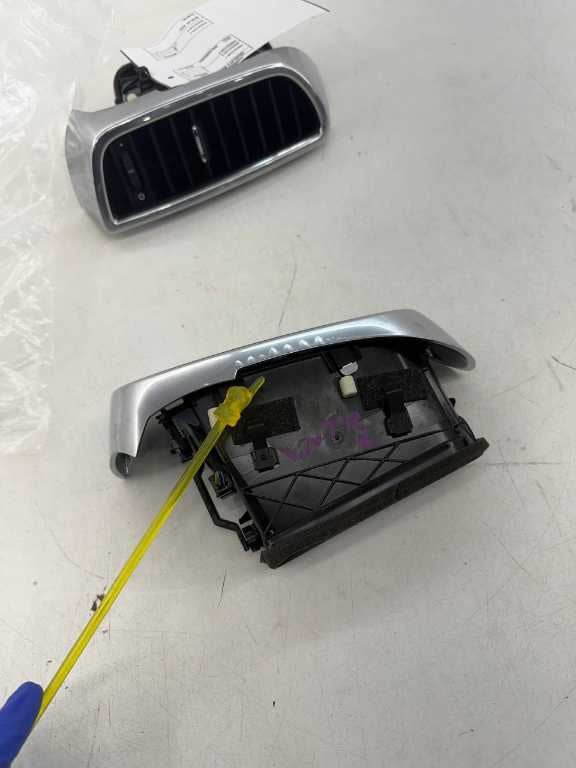 2011-16 Porsche Cayenne S Dash Center Right and Left Air Vent Grille 7P5819728B16