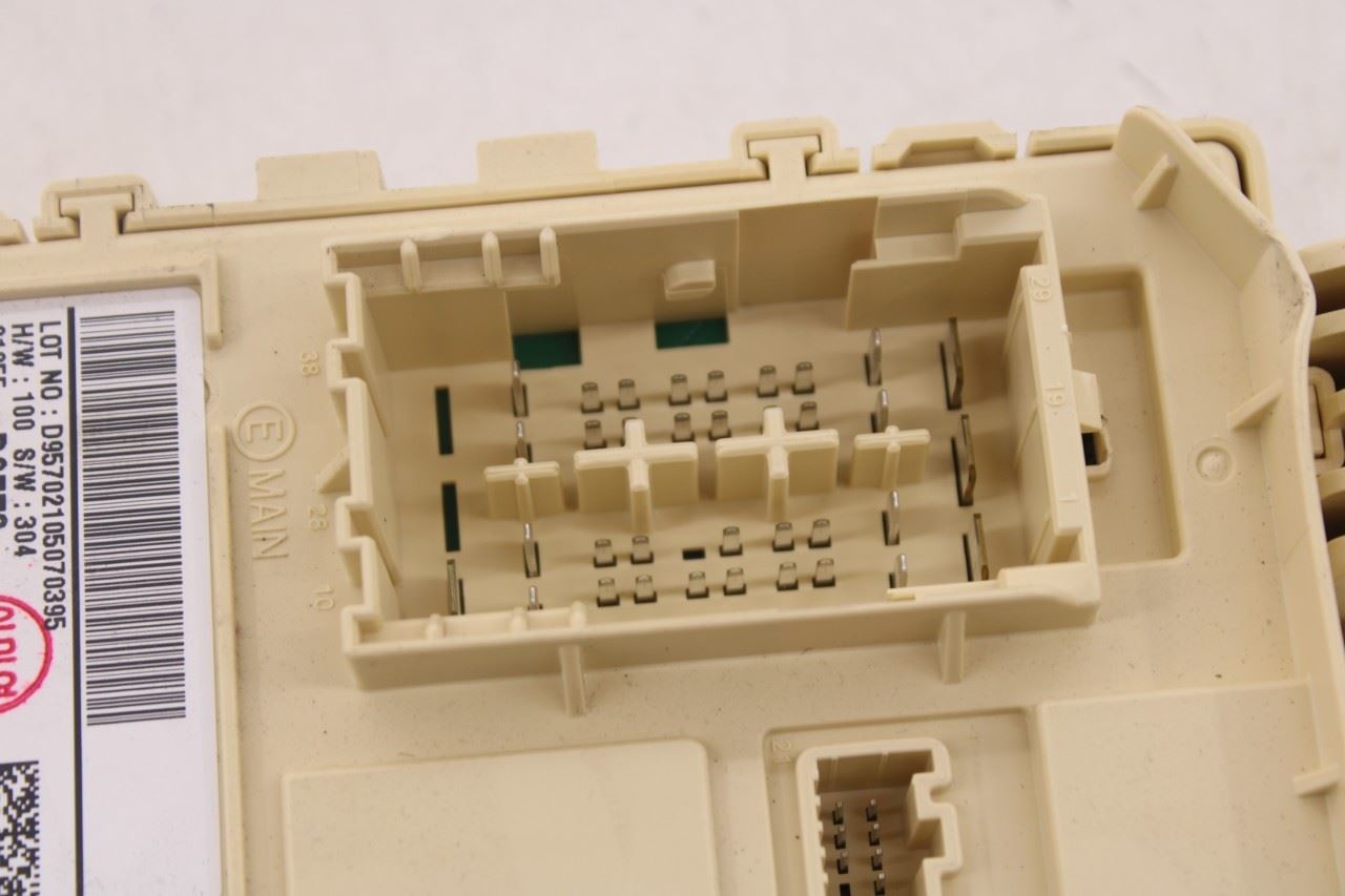 20-22 Kia Sportage Nightfall 2.4L FWD Instrument Panel Fuse Relay Junction Block10