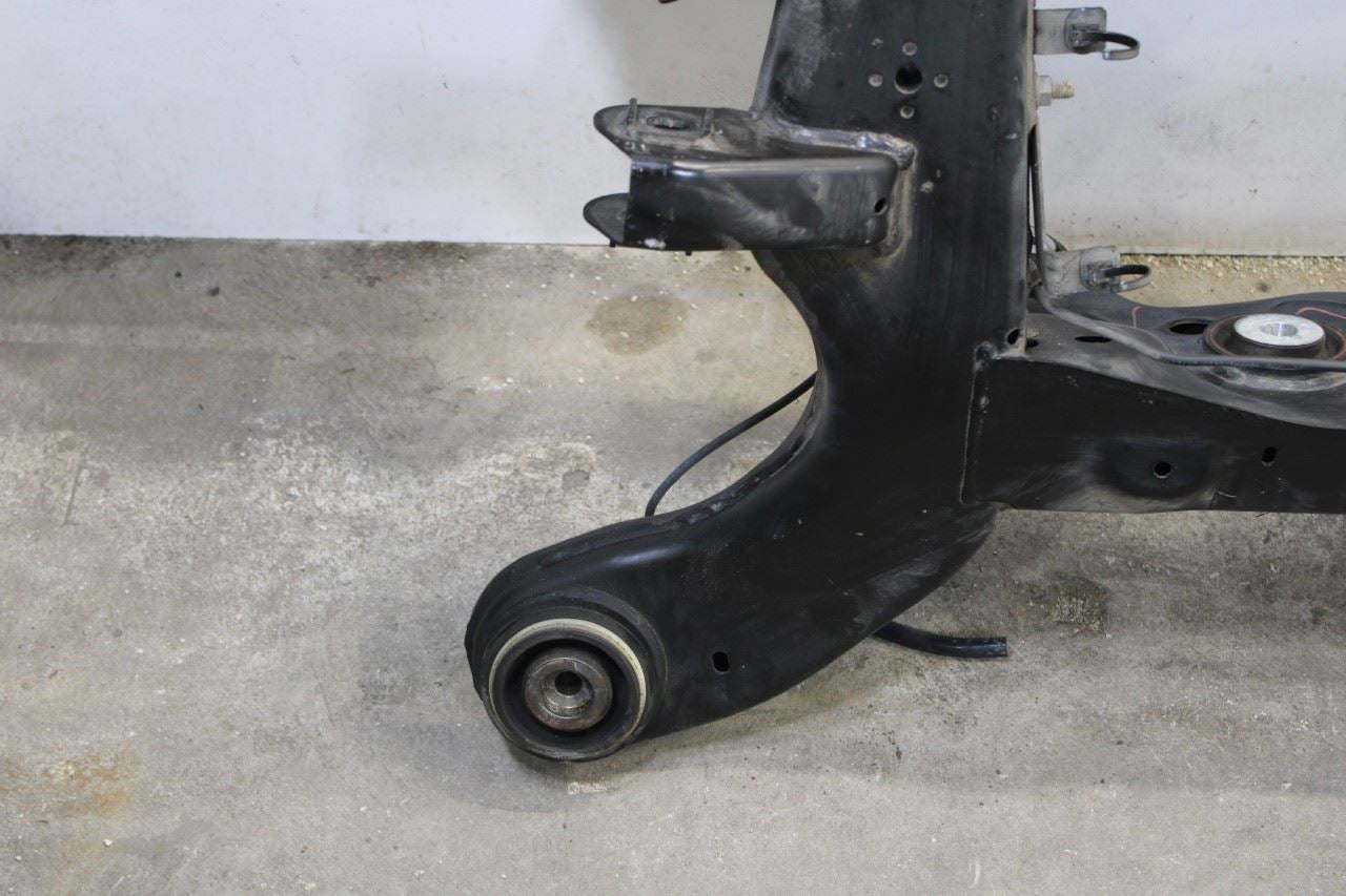 2017-2020 Maserati Ghibli RWD Rear Suspension Crossmember Subframe 670037633 OEM - Alshned Auto Parts