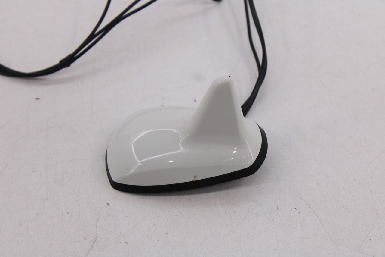 2006-2009 Mercedes-Benz CLK350 Roof Exterior Shark Fin Radio Antenna 20990516752