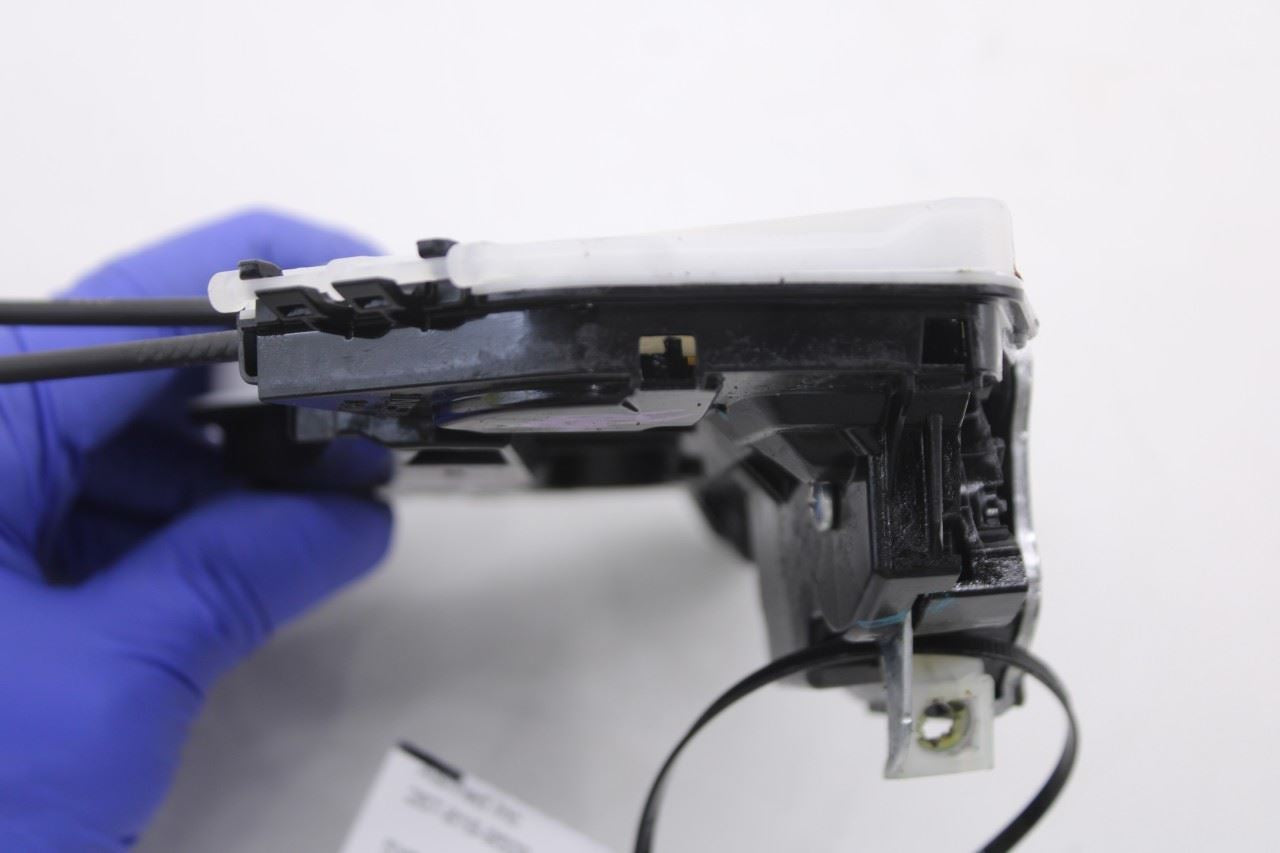 2014-25 Toyota Corolla LE Front Right Door Lock Latch Actuator Assy 69030-023806