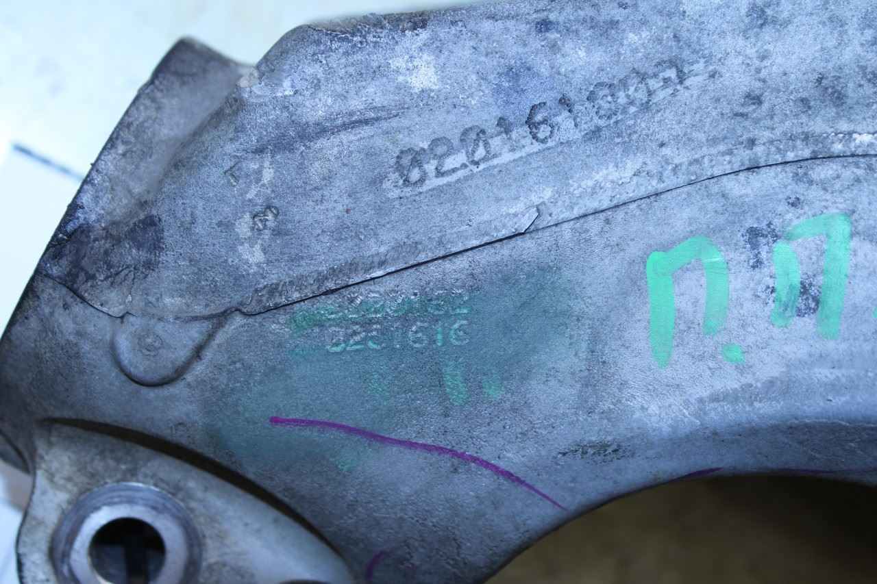 2014-18 Jeep Cherokee 75th Anniversary Front Right Spindle Knuckle Hub 4877206AE - Alshned Auto Parts